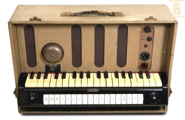 Organo-Univox-J4-5-Guitarriego-1024x664